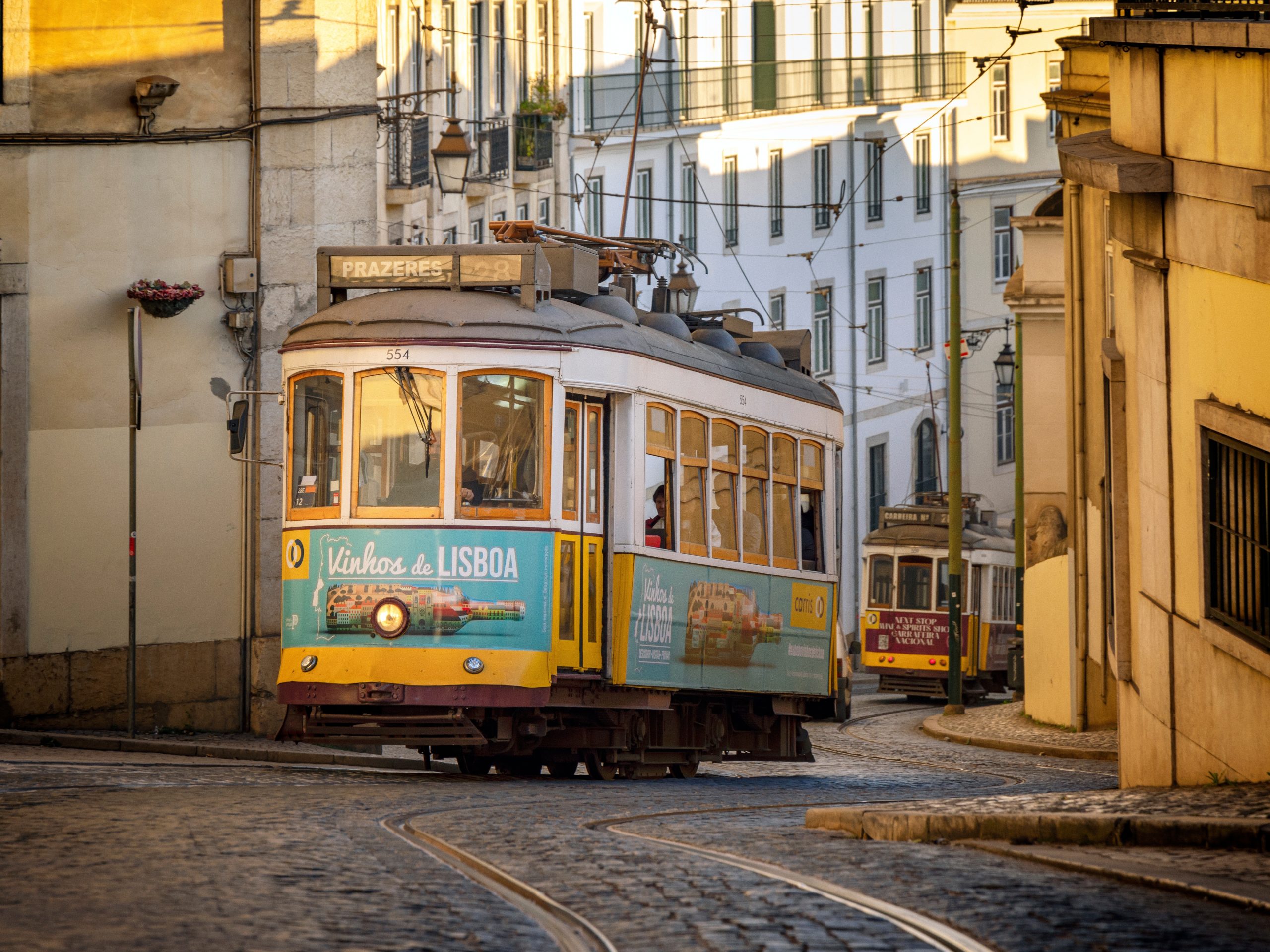 Lisbon,,Portugal,-,March,21,2023:,Vintage,Trams,On,Calçada