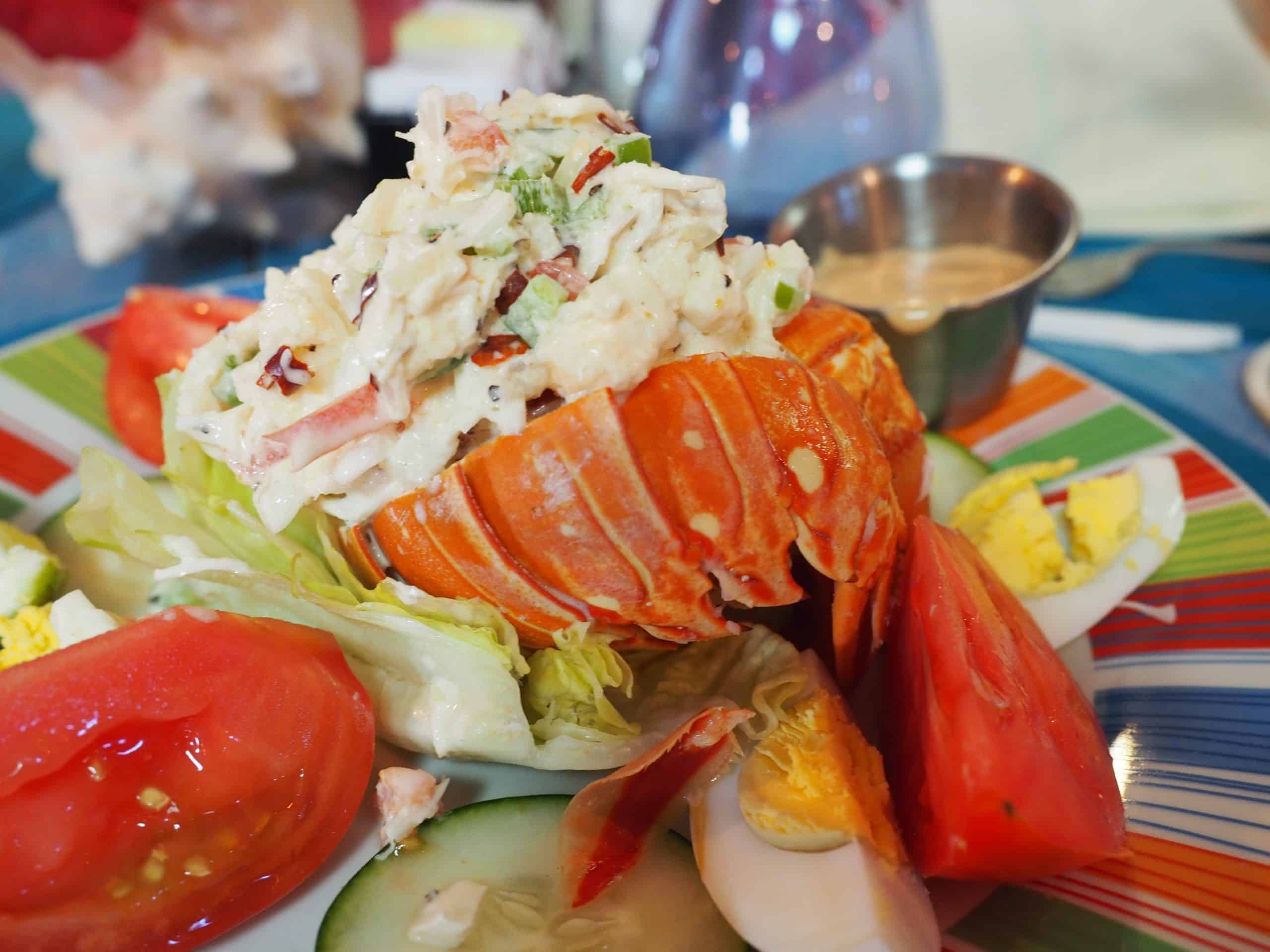 Caribbean,Lobster,Salad,In,Lobster,Shell