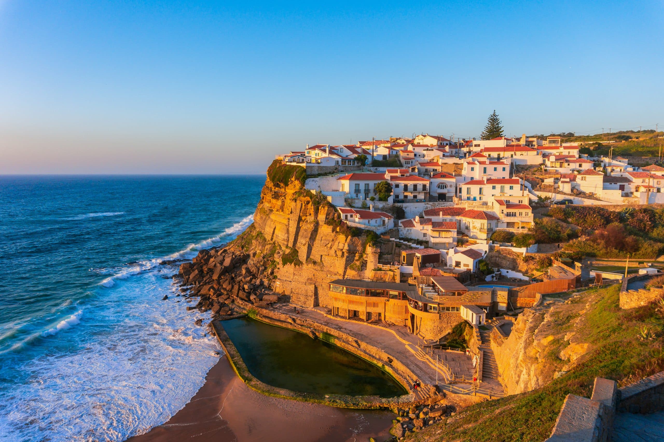 Typical,Village,Azenhas,Do,Mar,On,Top,Of,Oceanic,Cliffs