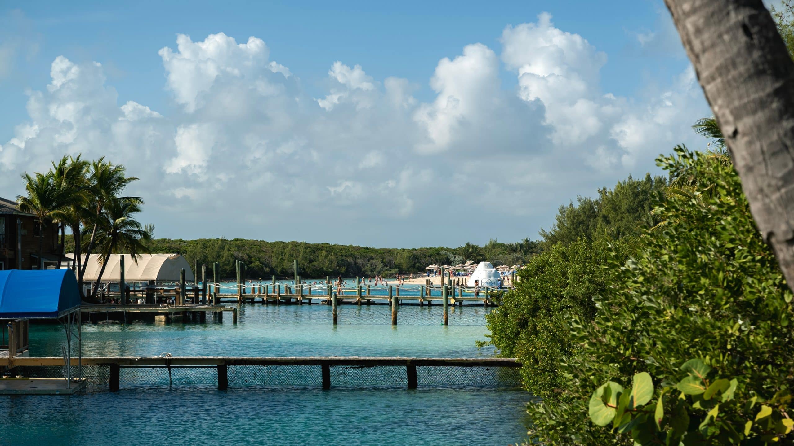 Wide,Landscape,View,Of,The,Beautiful,Caribbean,Blue,Lagoon,Island