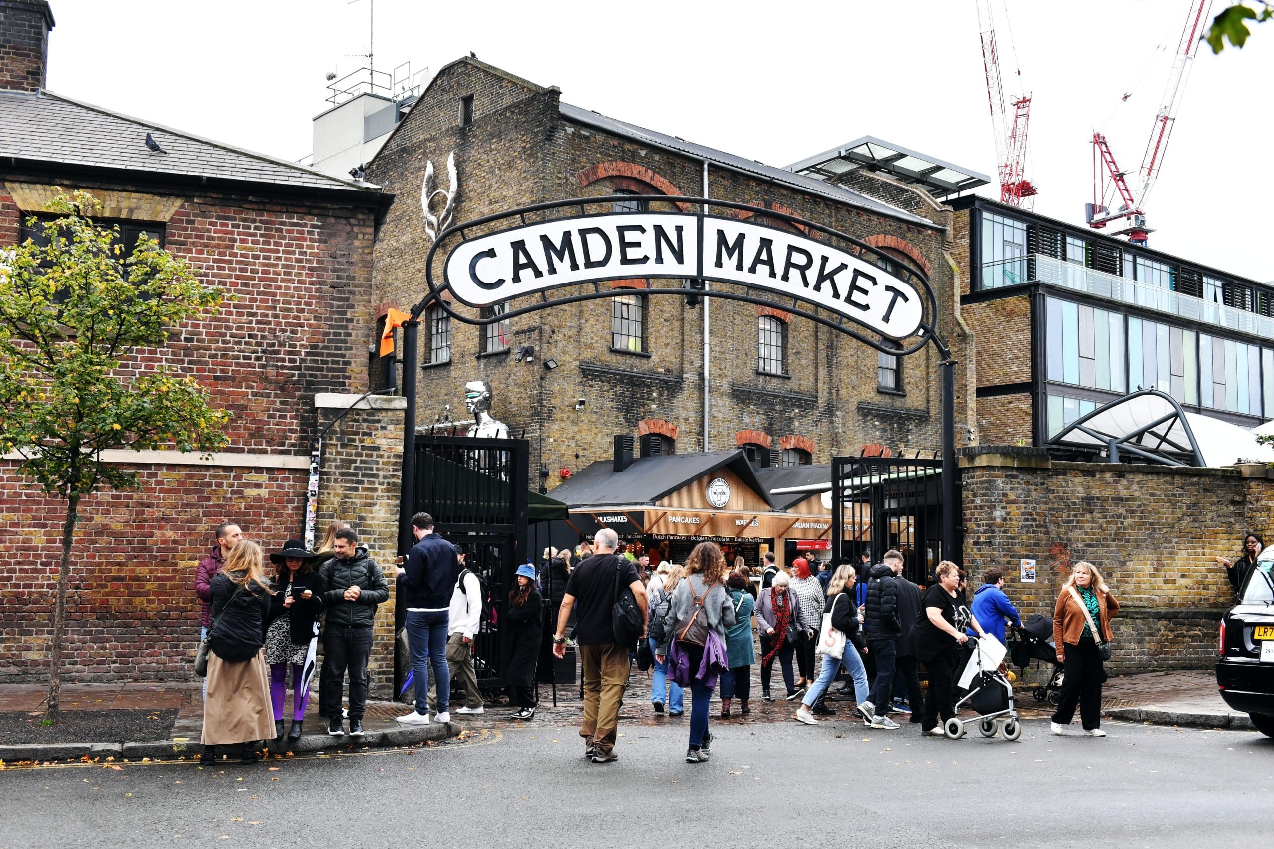 London,,England,-,October,30th,2022,:,Street,Scene,At