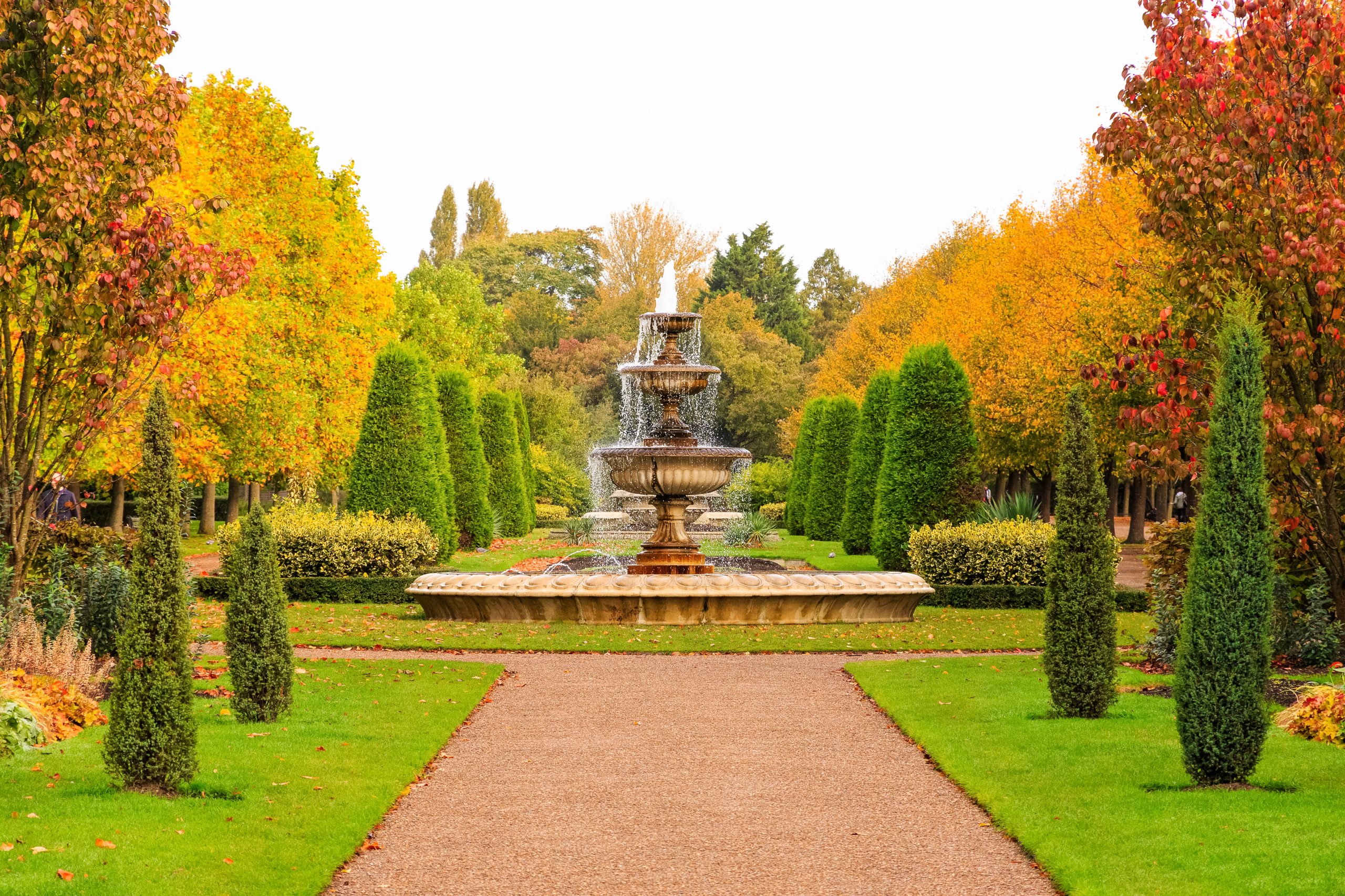 Peaceful,Scenery,With,Fountain,In,Regent's,Park,Of,London