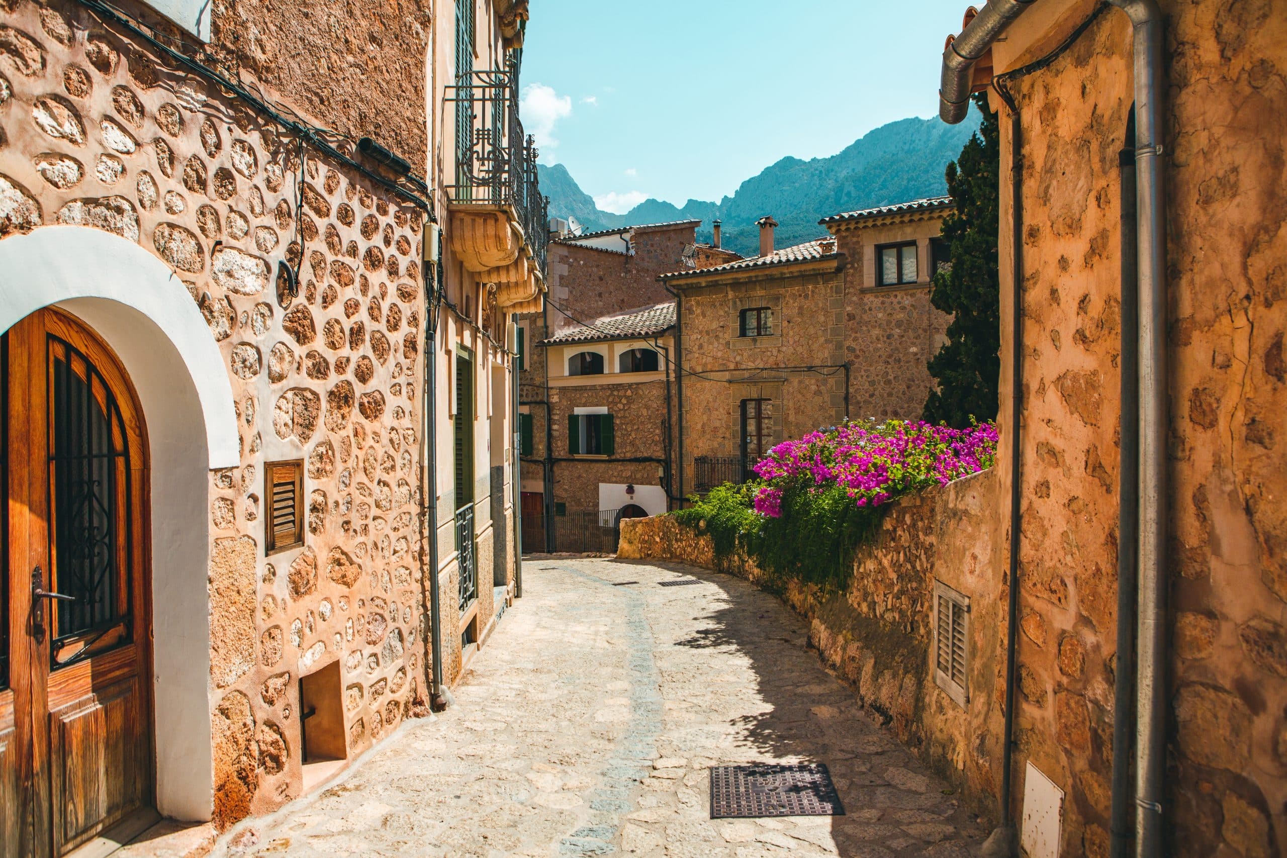 View,Of,A,Medieval,Street,In,The,Old,Town,Of